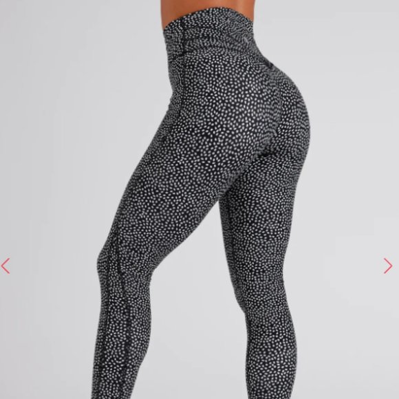 Buffbunny Collection Pants - Buffbunny - Legacy Legging, Black Bossy Print (Medium)